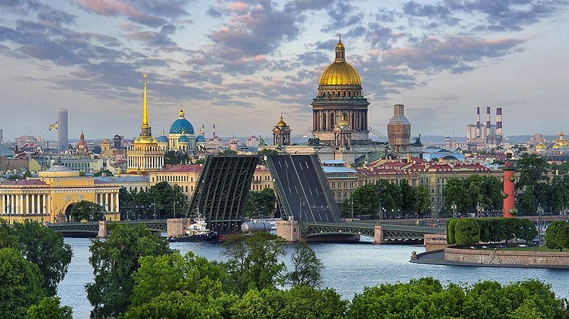 Санкт-Петербург.