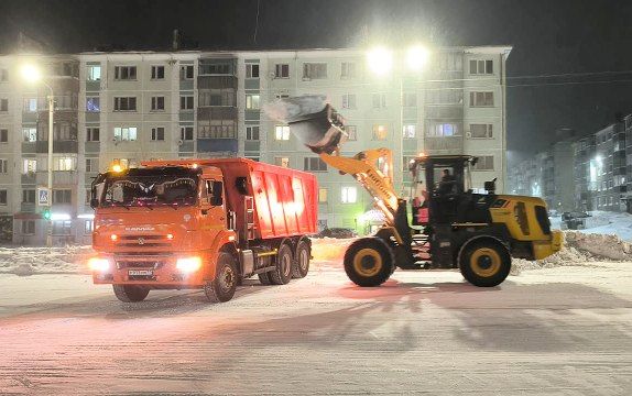 В Воркуте устраняют последствия сильной метели.