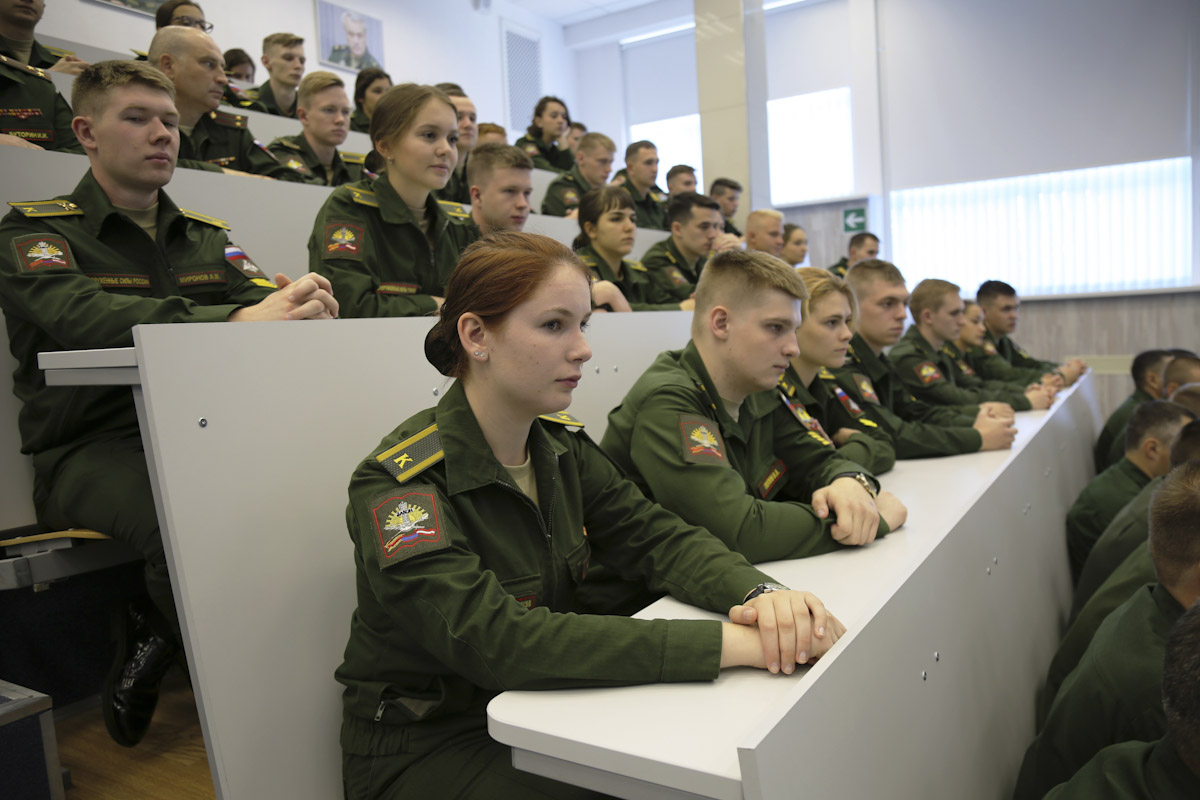 Как поступить в военные вузы Минобороны России.
