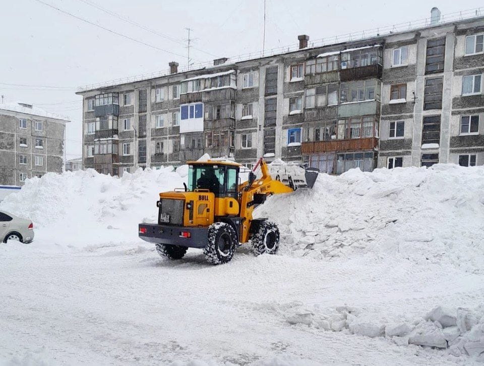 В Воркуте устраняют последствия очередной пурги.