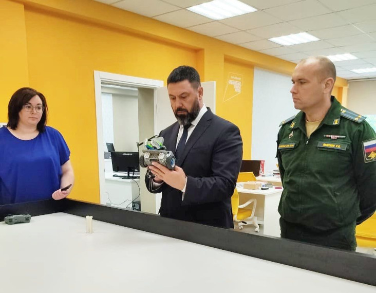 В школах Воркуты прошли торжественные линейки, посвященные Дню знаний. В школах Воркуты прошли торжественные линейки, посвященные Дню знаний.