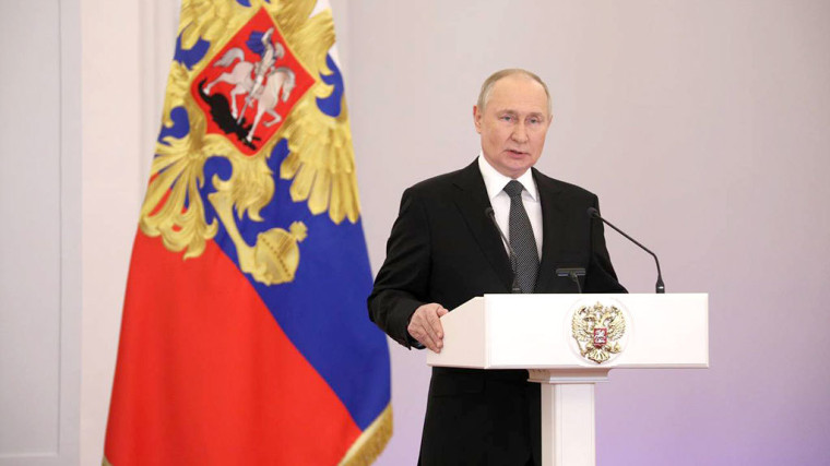 Путин объявил о намерении участвовать в выборах президента. Путин объявил о намерении участвовать в выборах президента.
