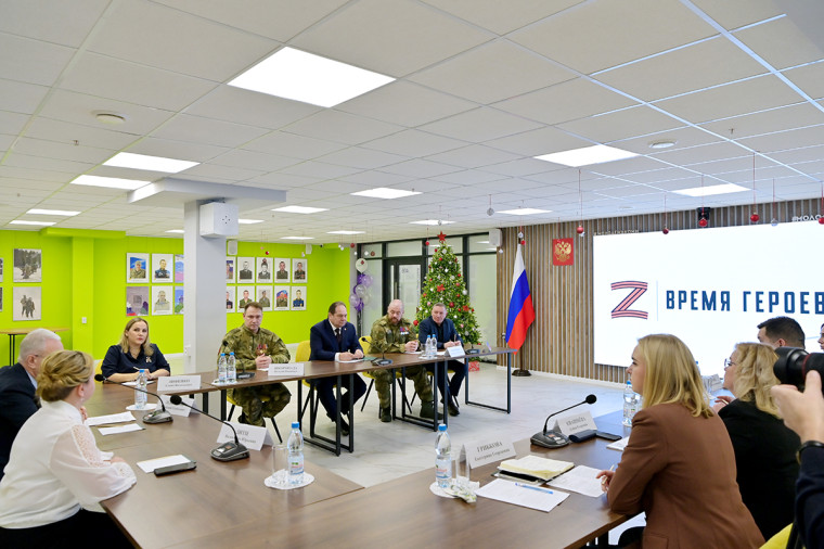 Ростислав Гольдштейн предложил жителям Коми выбрать название для региональной программы обучения участников СВО и их семей. Ростислав Гольдштейн предложил жителям Коми выбрать название для региональной программы обучения участников СВО и их семей.
