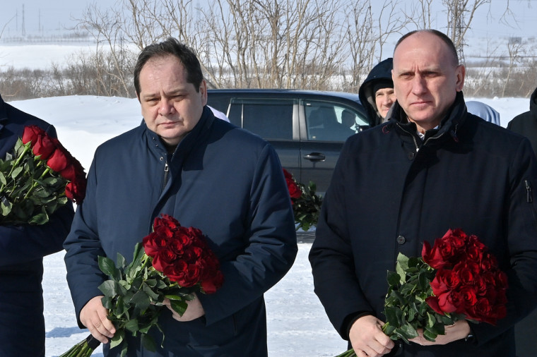 Ростислав Гольдштейн почтил память погибших горняков Воркуты. Ростислав Гольдштейн почтил память погибших горняков Воркуты.