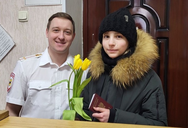 Сотрудники полиции Воркуты поздравили женщин с 8 марта. Сотрудники полиции Воркуты поздравили женщин с 8 марта.