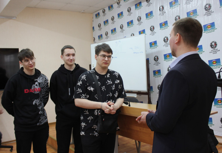 В Воркуте полицейские провели беседы с учащимися колледжа на тему коррупции. В Воркуте полицейские провели беседы с учащимися колледжа на тему коррупции.